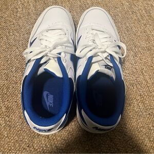 Nike dunks size 9. Worn once.